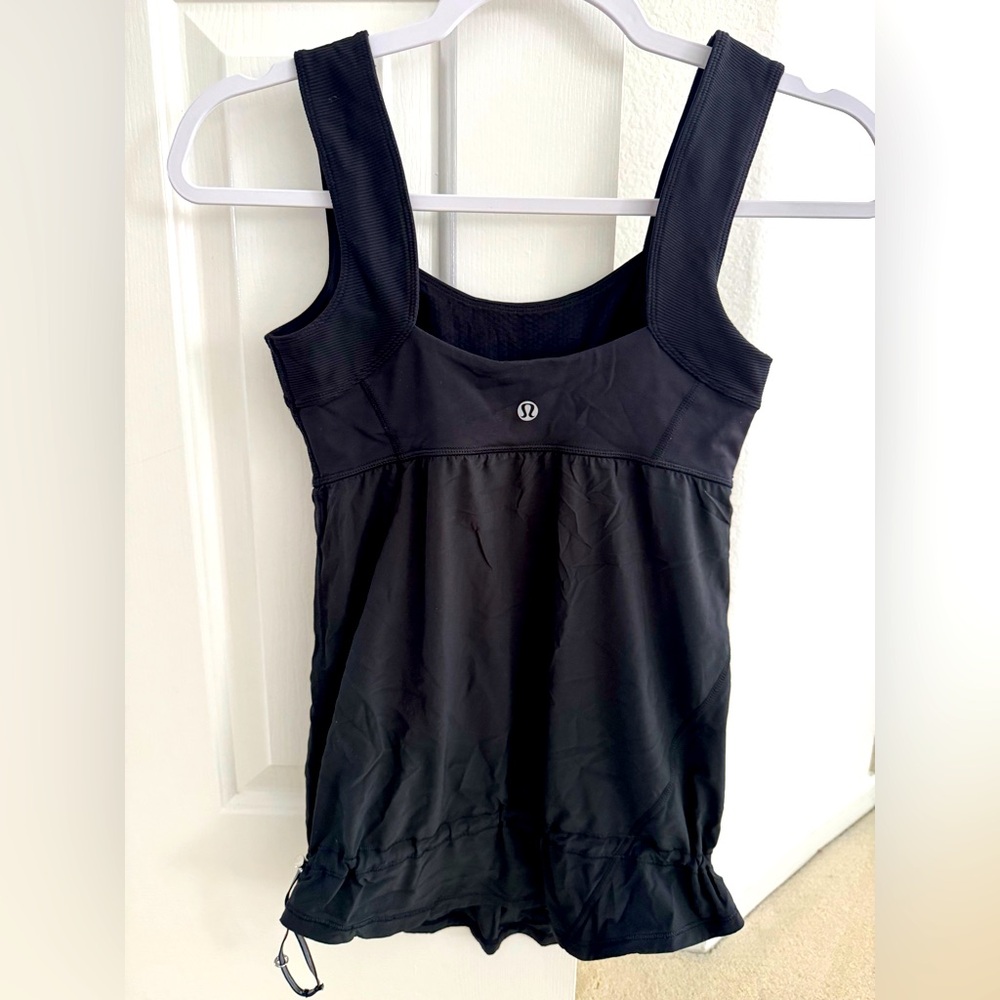 Lululemon Black Athletic Tank Top 
Size- 2
Unworn 
Vintage